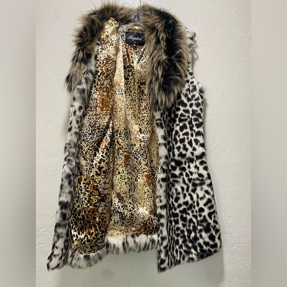 Bugatteli Medium Leopard Print Vest for woman . - Picture 5 of 8